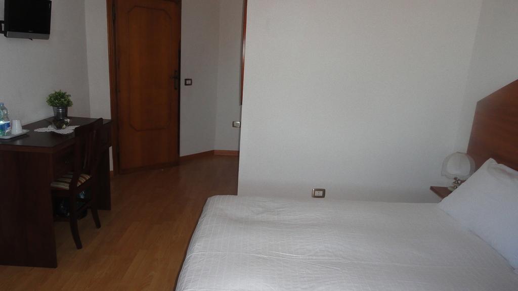 Bed And Breakfast La Corte Degli Ulivi Civitavecchia Pokój zdjęcie