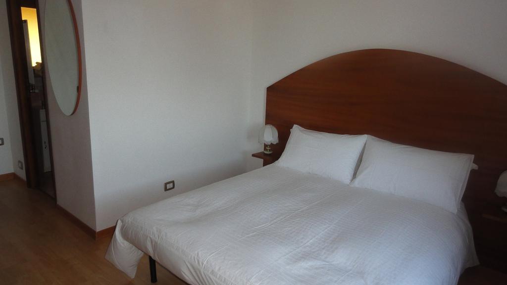 Bed And Breakfast La Corte Degli Ulivi Civitavecchia Pokój zdjęcie