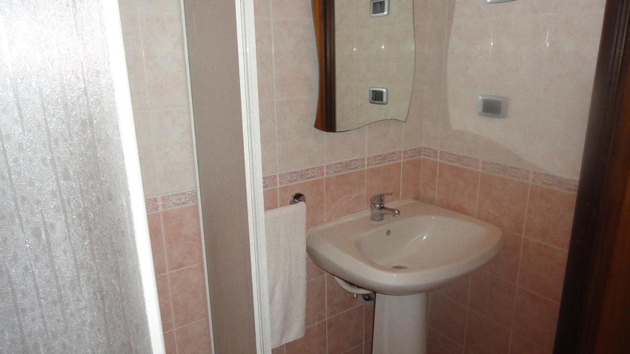 Bed And Breakfast La Corte Degli Ulivi Civitavecchia Pokój zdjęcie